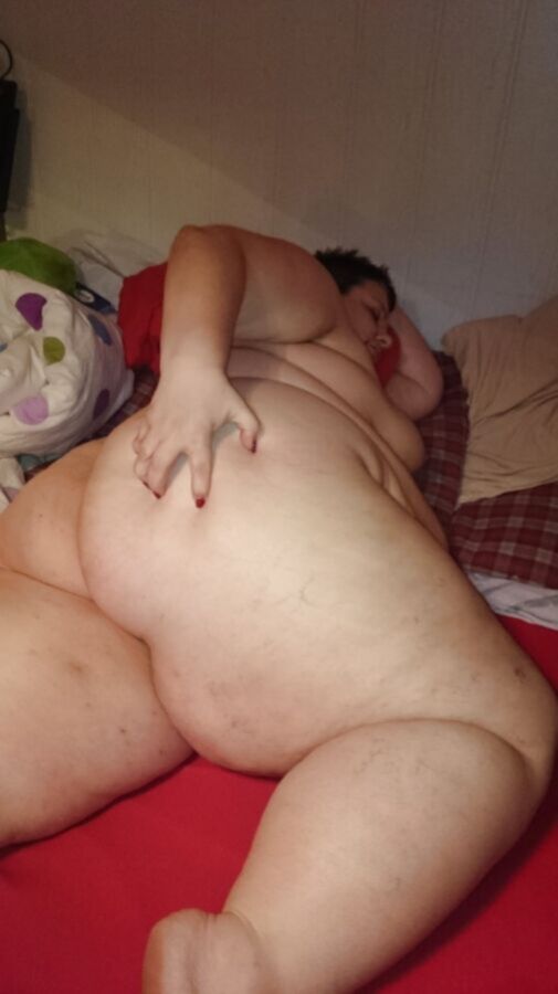 Fatty montre son superbe corps SSBBW