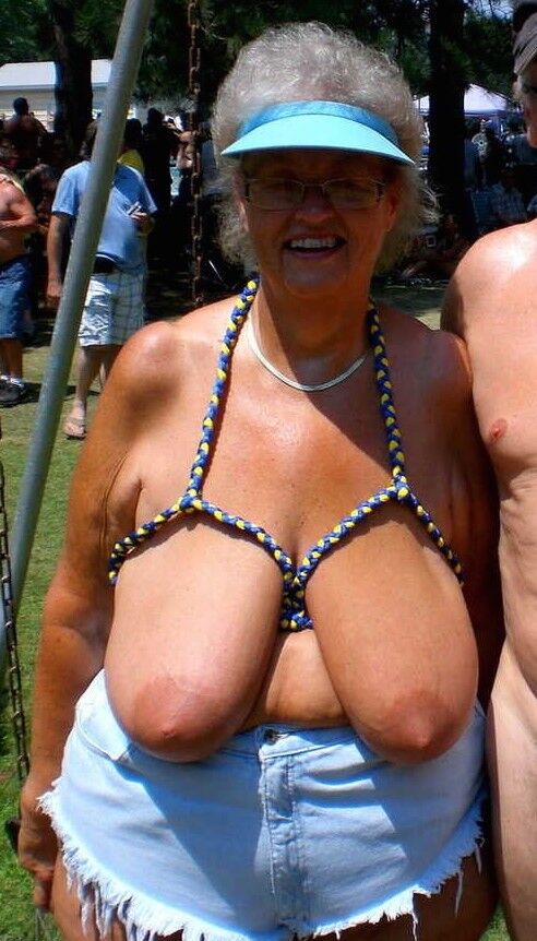 Abuelas BBW con tetas caídas