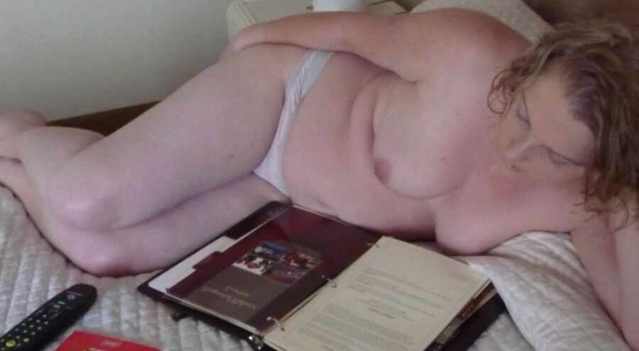 chubby naked wife on vacation