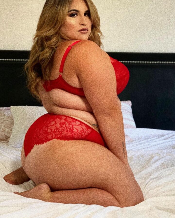 Samantha Nivia – Dickes, kurviges BBW-Modell