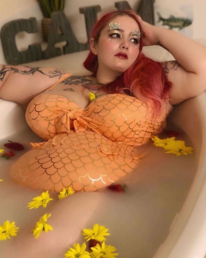 Lilith Fury - Modelo fofo de lingerie BBW