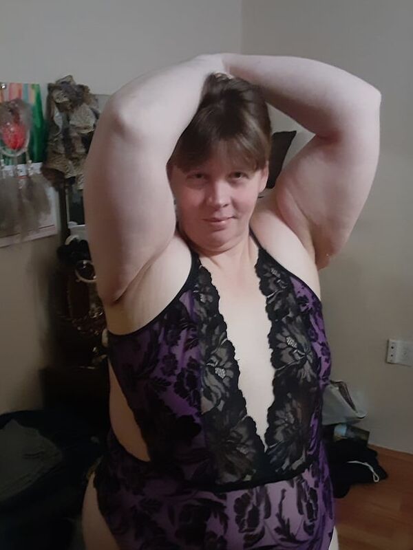 BBW esposa posando de nuevo