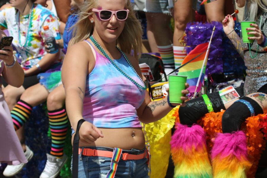 Femmes potelées sexy 324 (Beautés sur Pride Parade BBW)