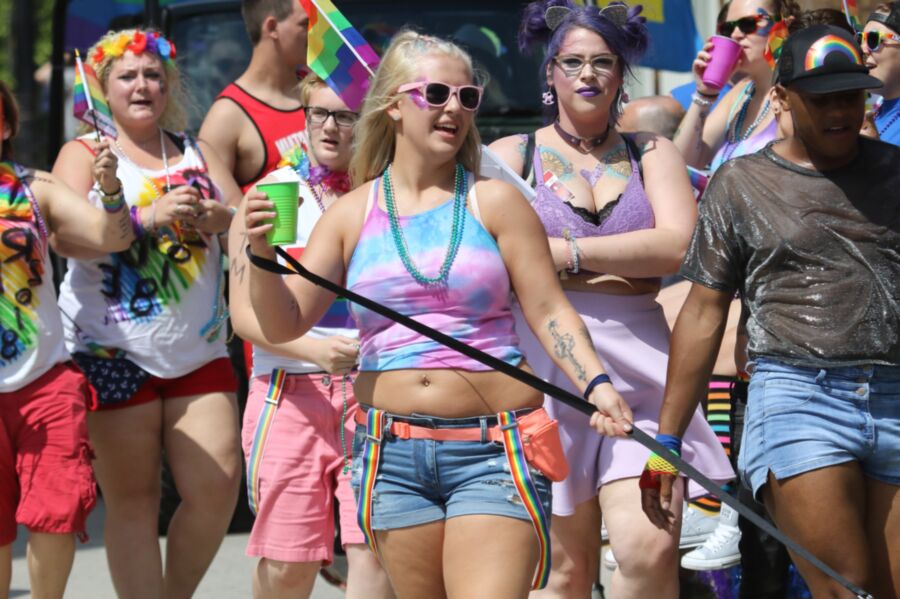 Femmes potelées sexy 324 (Beautés sur Pride Parade BBW)