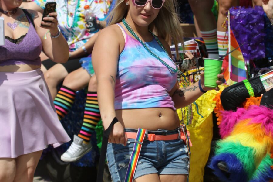 Femmes potelées sexy 324 (Beautés sur Pride Parade BBW)