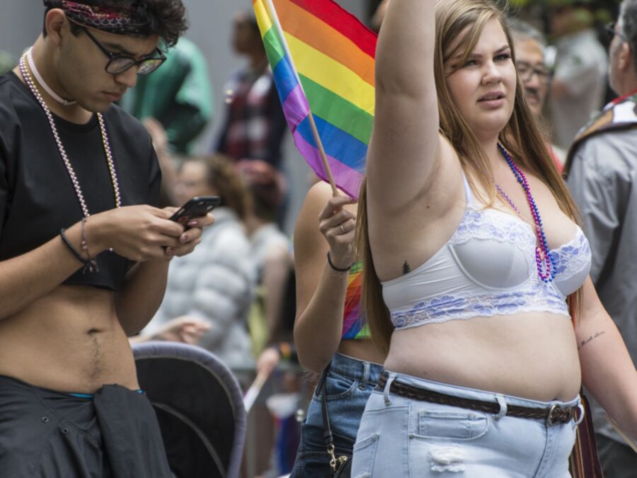 Mujeres gorditas sexys 324 (Bellezas en el Desfile del Orgullo BBW)