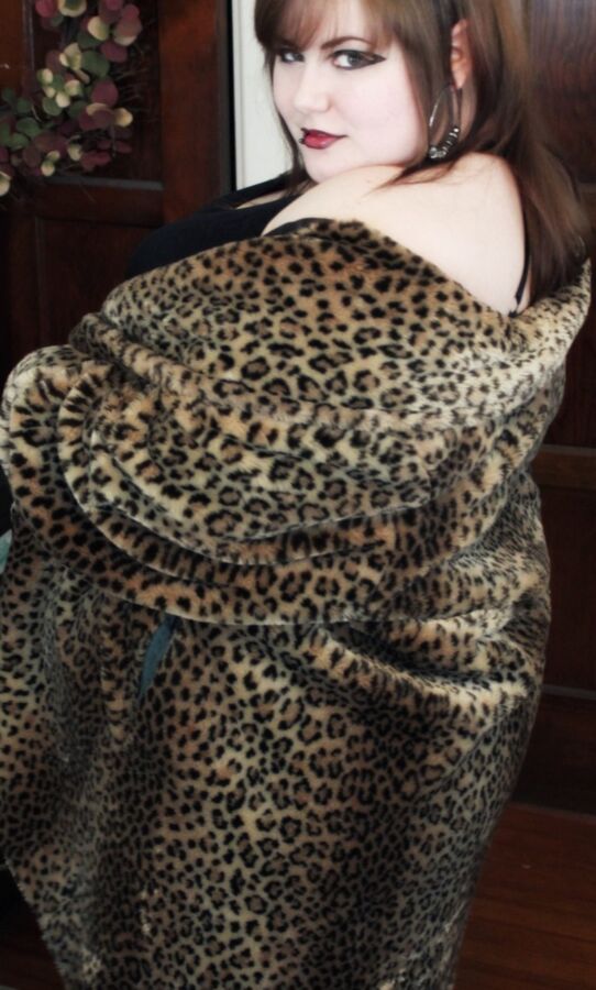 SSBBW Fur Coat and No Knickers