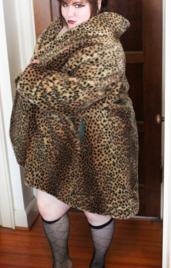 SSBBW Fur Coat and No Knickers