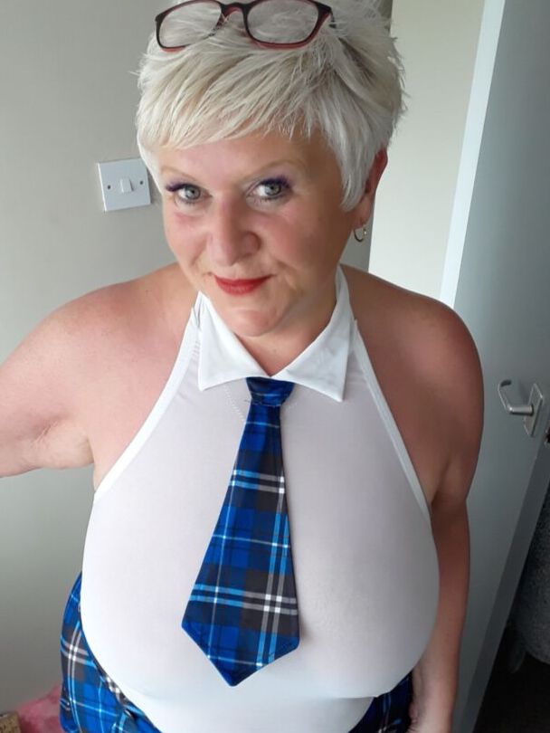 Joolz UK BBW GILF Schlampe