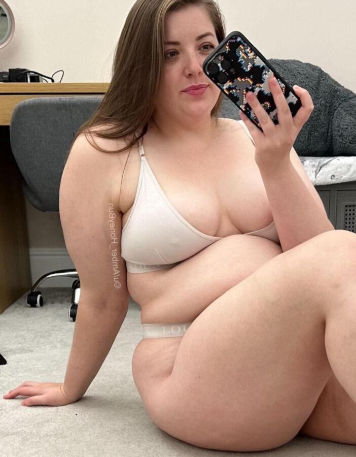 Amber_HoneyBun chubby lady from reddit