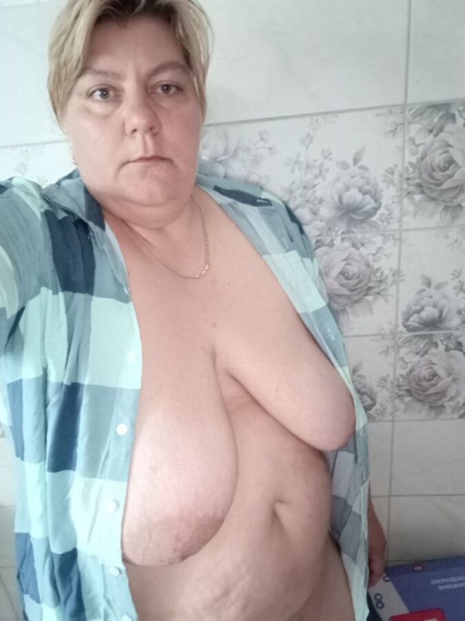 Oksana, mature aux gros seins