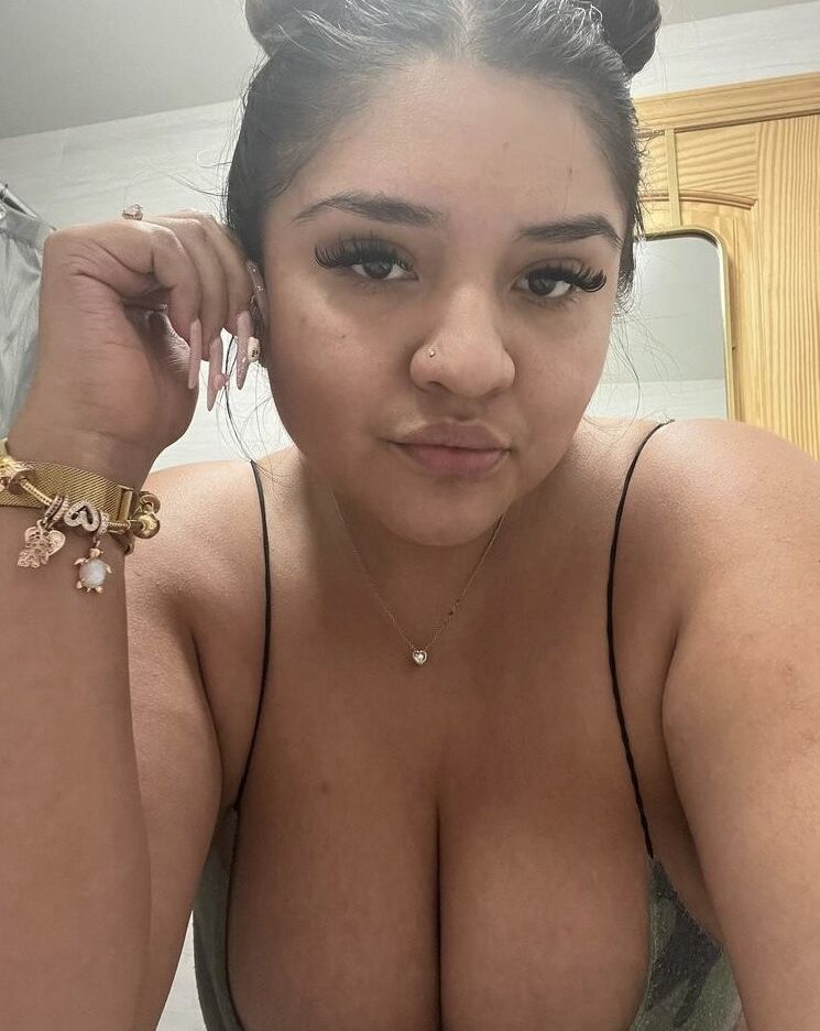 Juicy thick Arab BBW