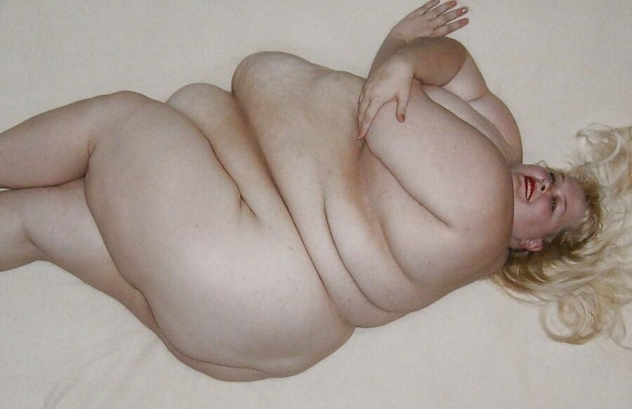 SSBBW HOTTIE MEGAN : LE VENTRE PARFAIT