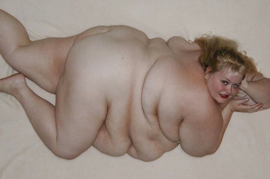 SSBBW HOTTIE MEGAN : LE VENTRE PARFAIT