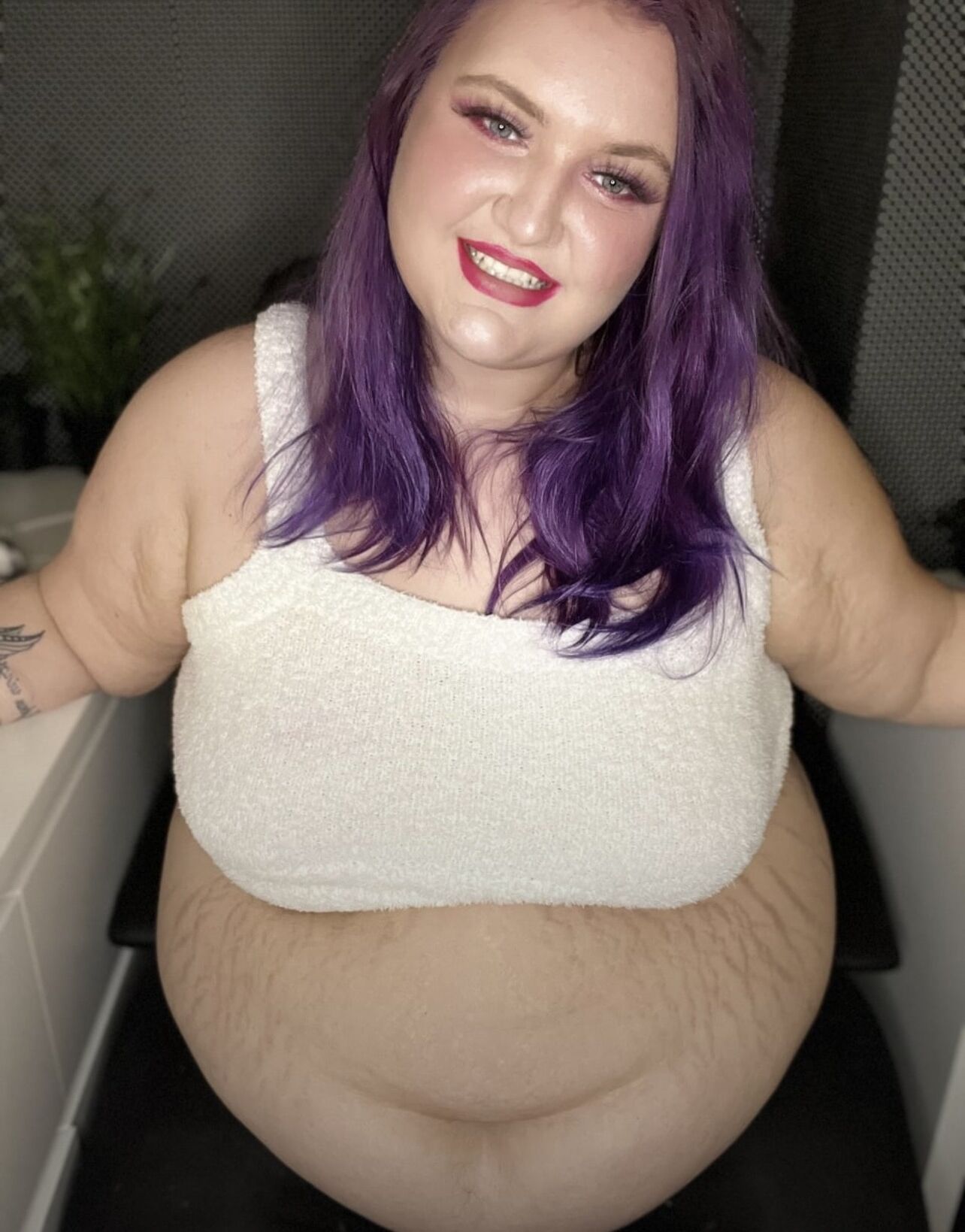 Pretty Girl Sloppy Obese Belly