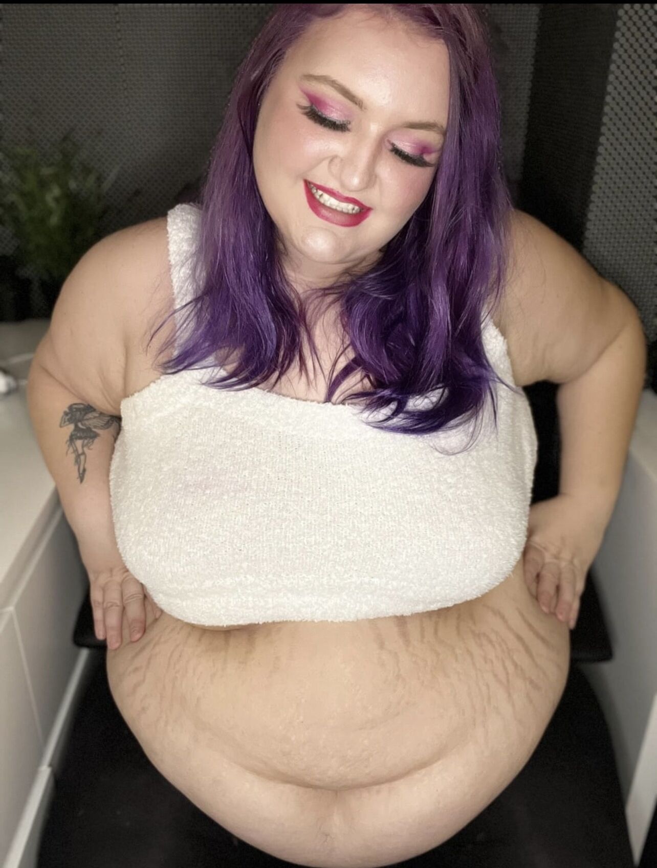 Pretty Girl Sloppy Obese Belly