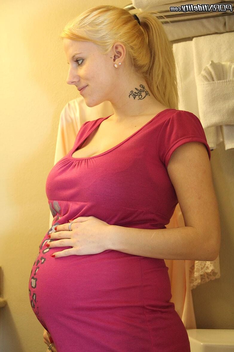 Pregnant Busty Babe