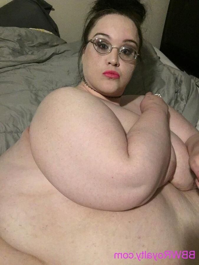 SSBBW com coleção FAT ARMS