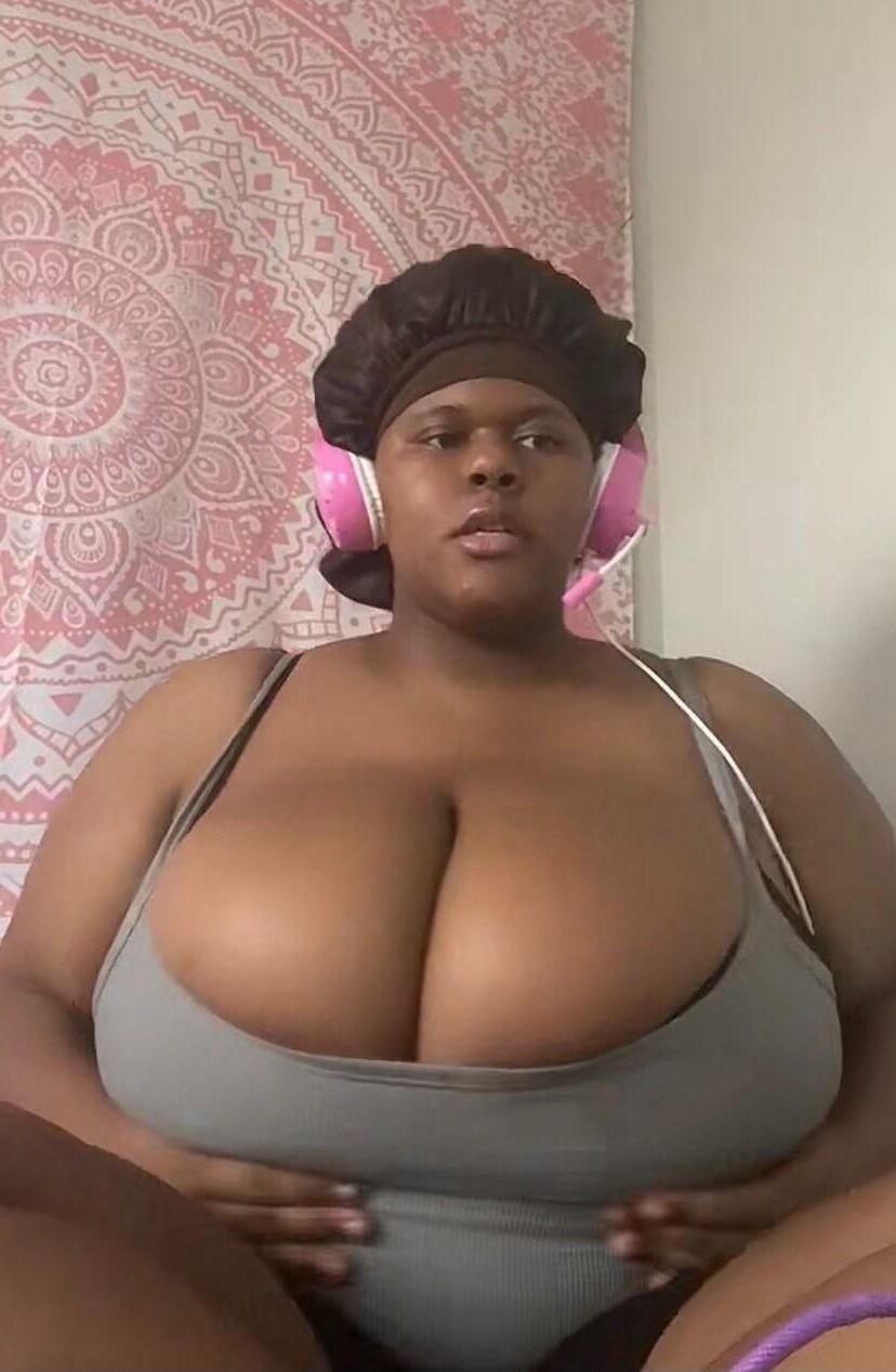 MIMI eboby bbw con grandes jarras