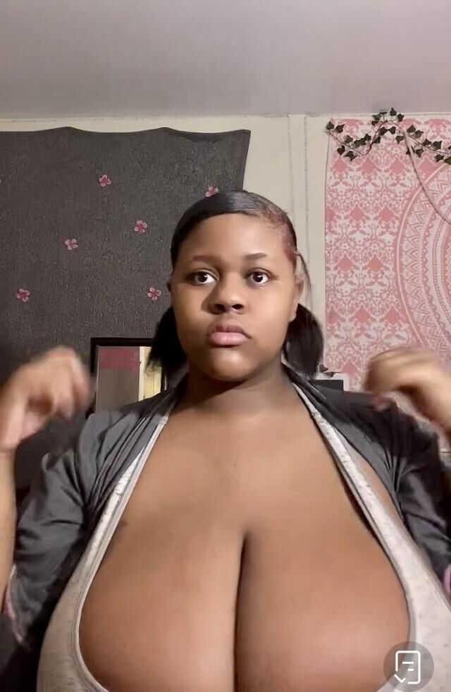 MIMI eboby bbw with large jugs 