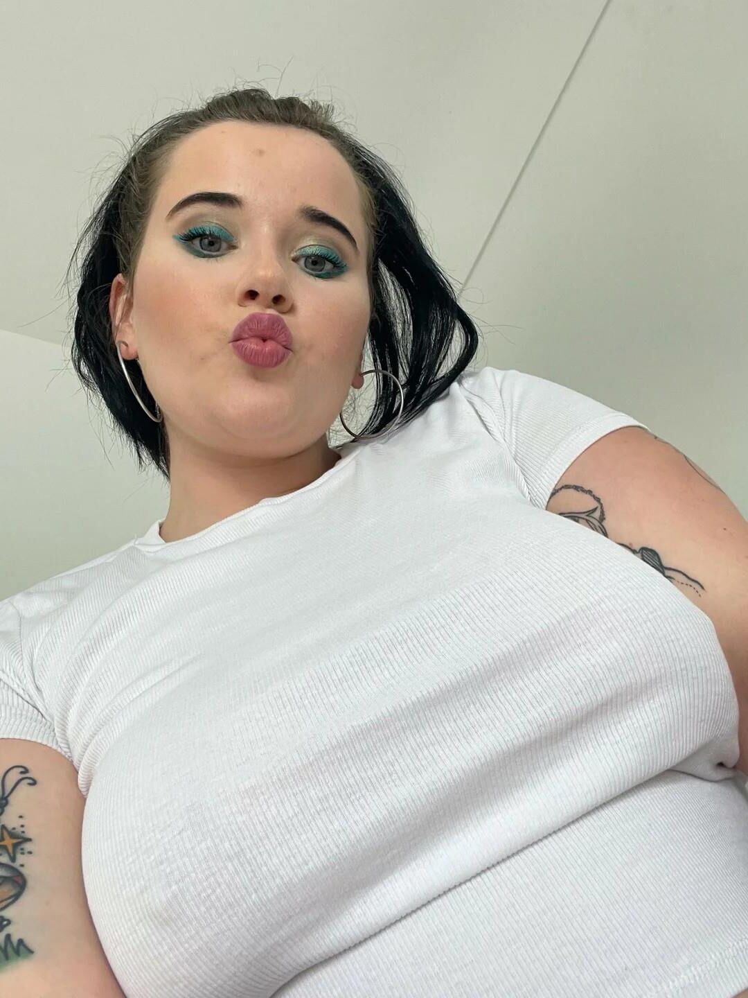 BBW British Pawg Shaved Pussy Billie Deschanel 