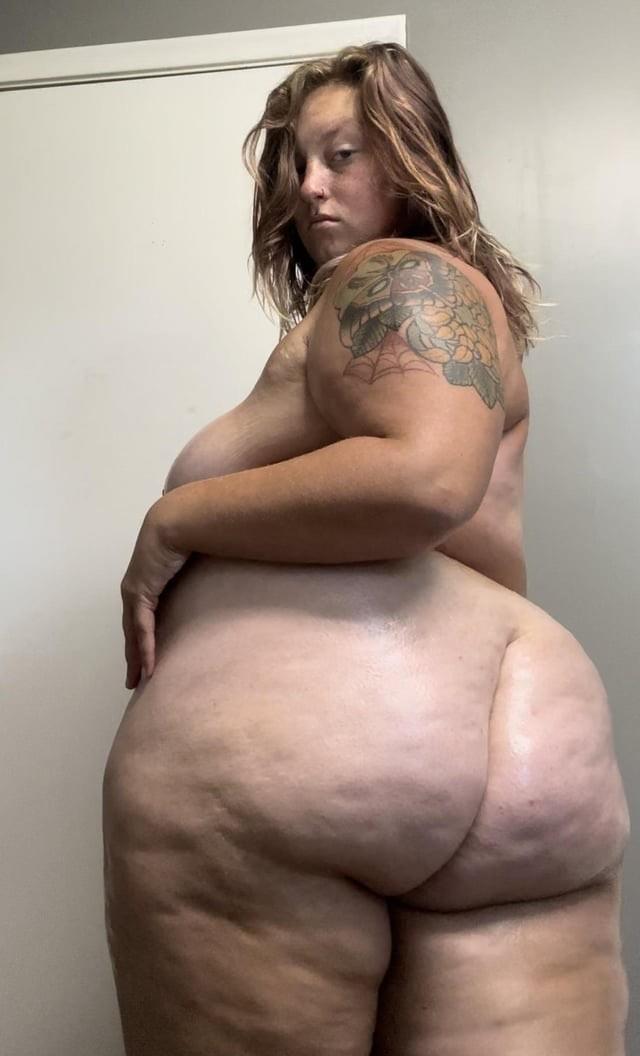 Super Gorda Barriga, Peitos e Bunda