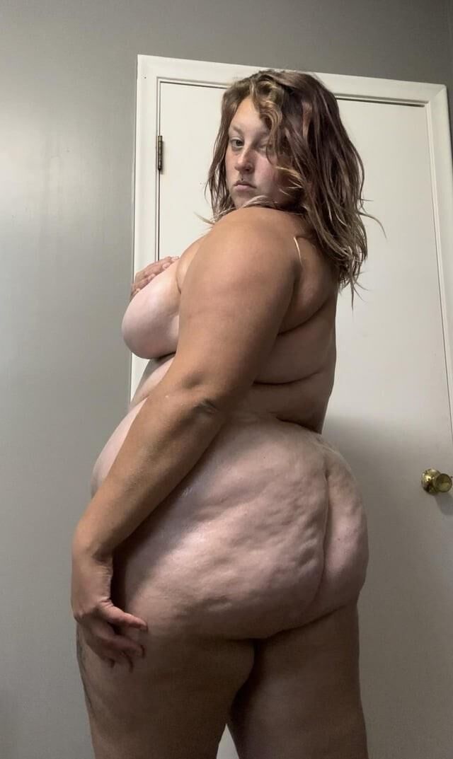 Super Gorda Barriga, Peitos e Bunda