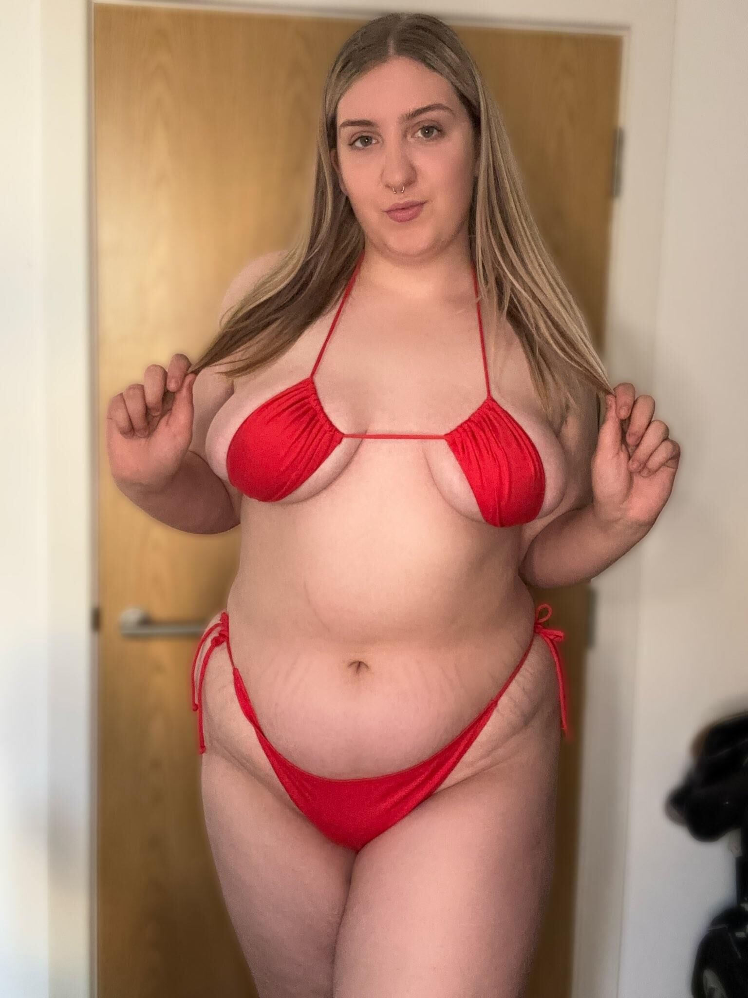 Blonde britische BBW MIA ROSE