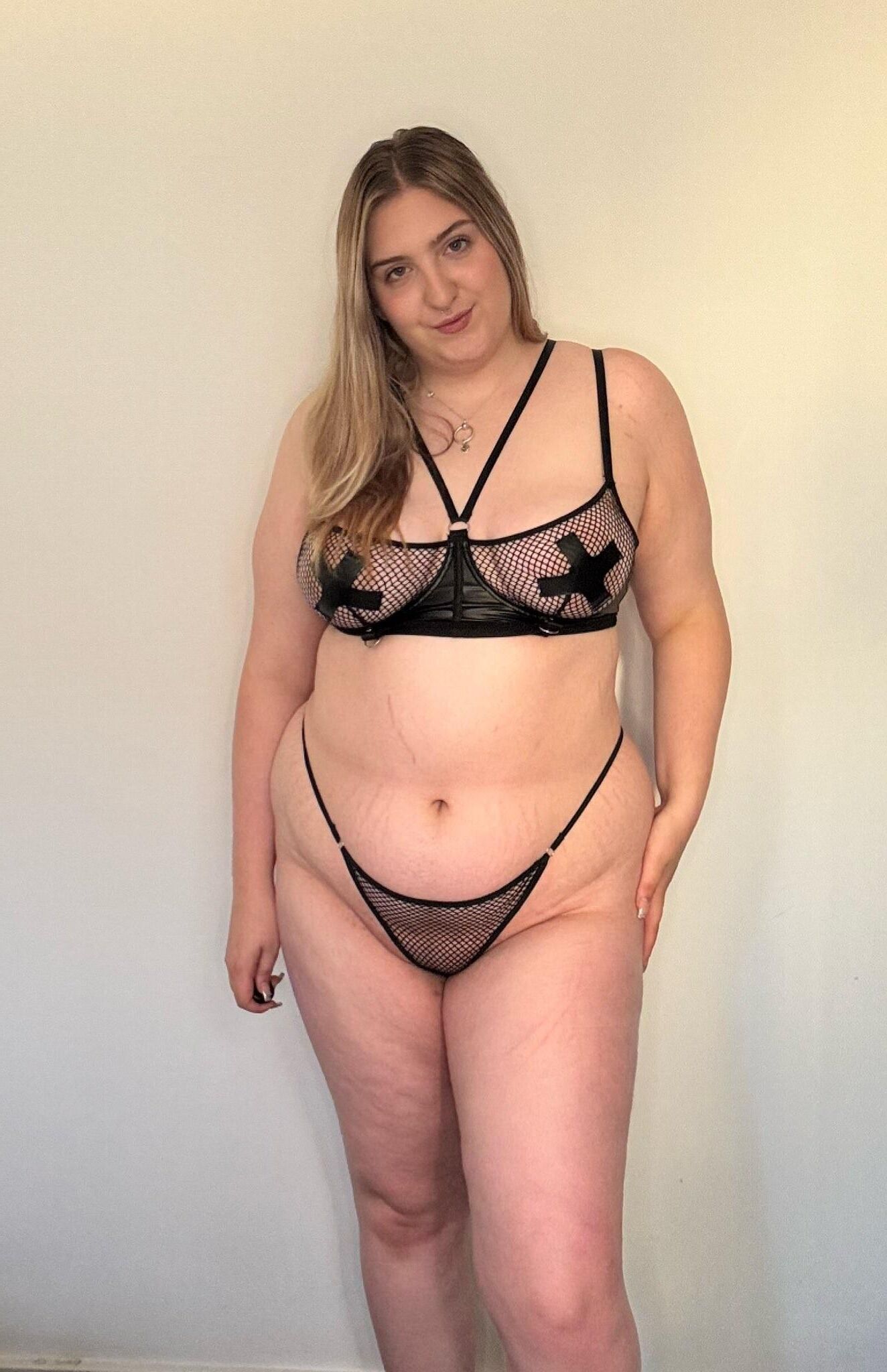 Blonde British BBW MIA ROSE