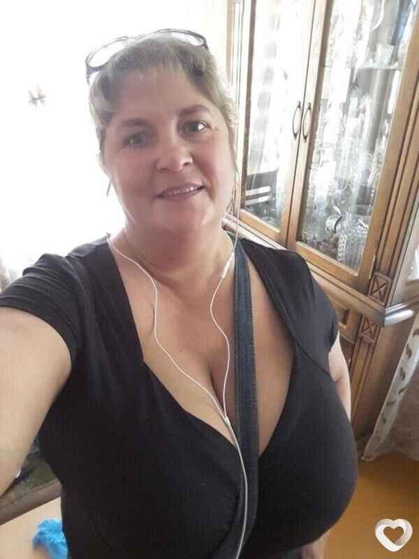 Very busty mature Natalya from Minsk in Belarus