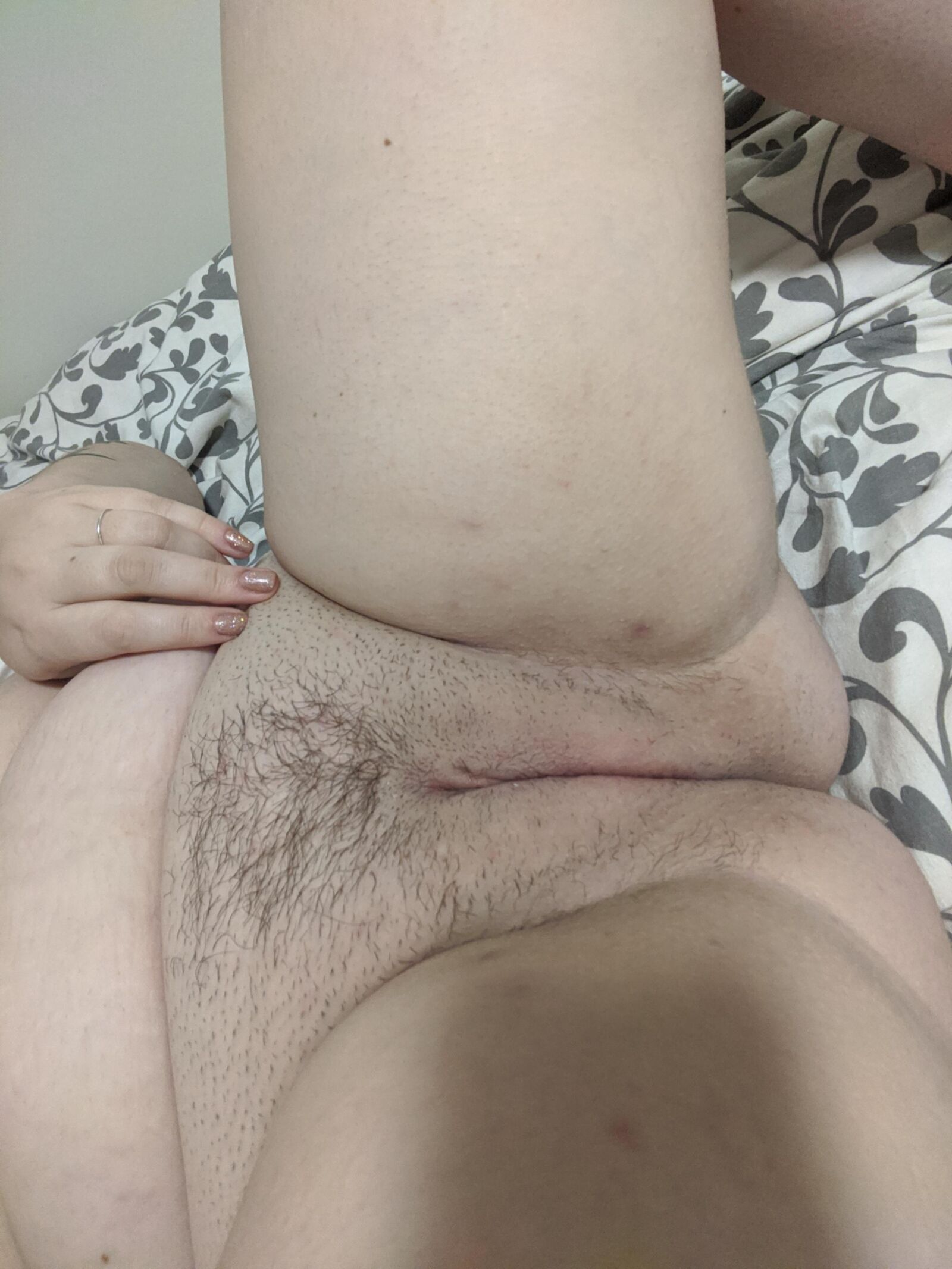 I love fat hairy stinky pussy