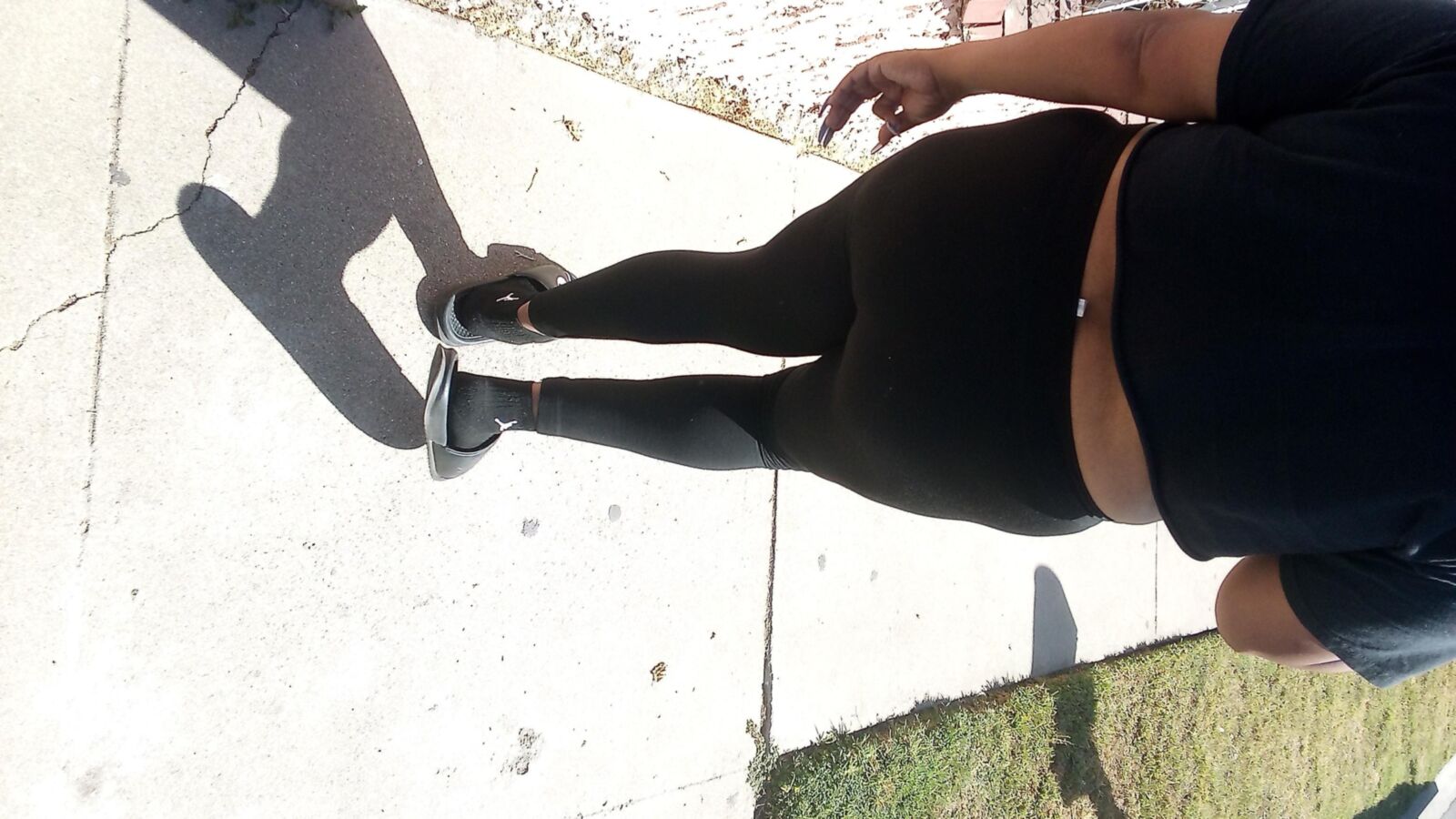 CHINA LOCAS FAT ASS IN LEGGINGS 