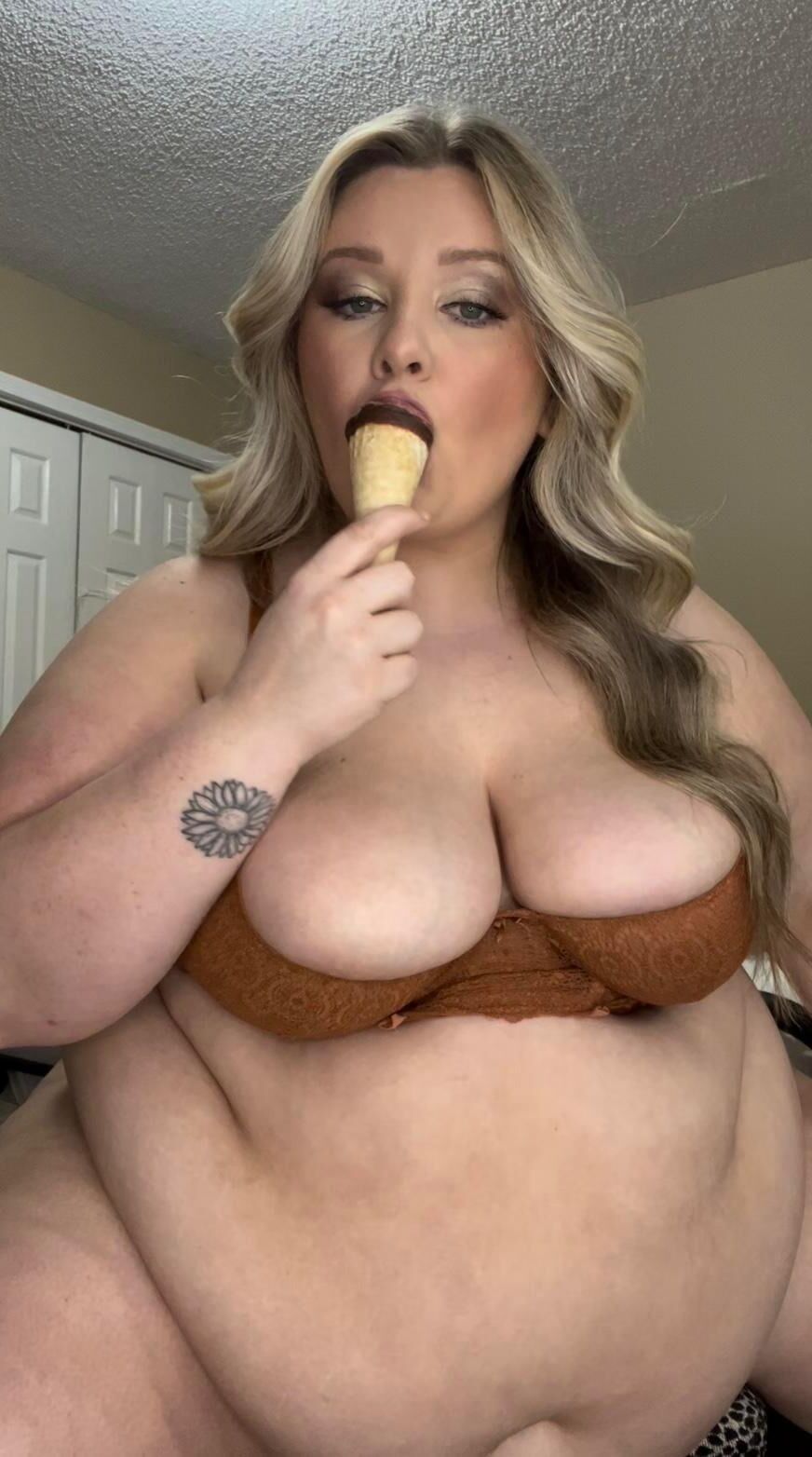 Fat Bitches Make Me Wanna Fuck