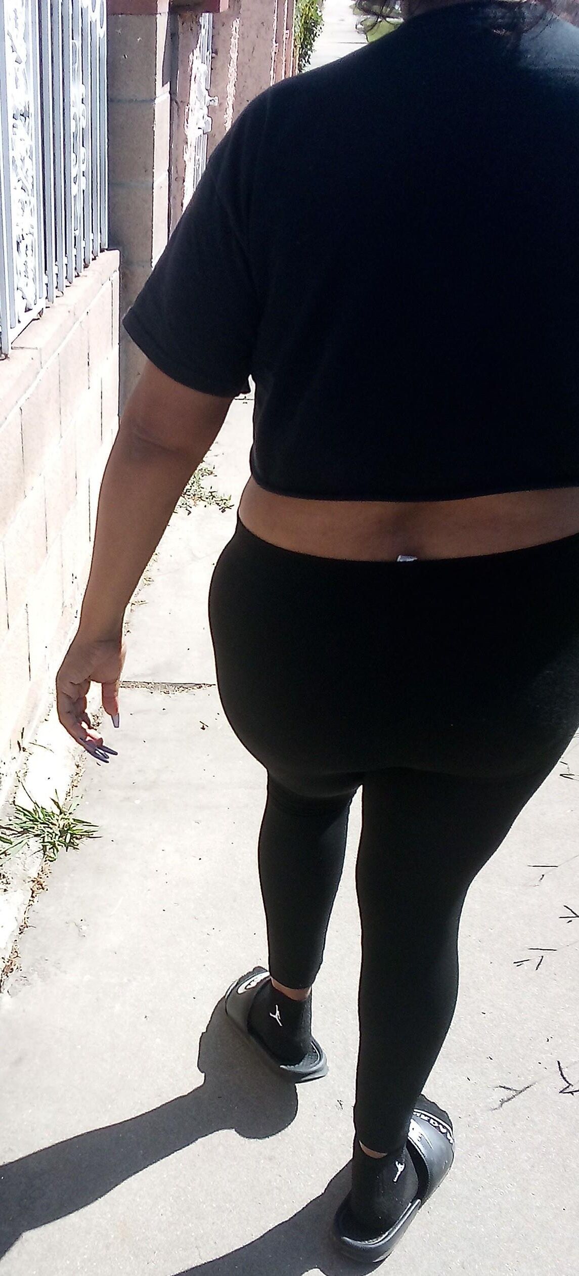 CHINA LOCAS FAT ASS IN LEGGINGS 