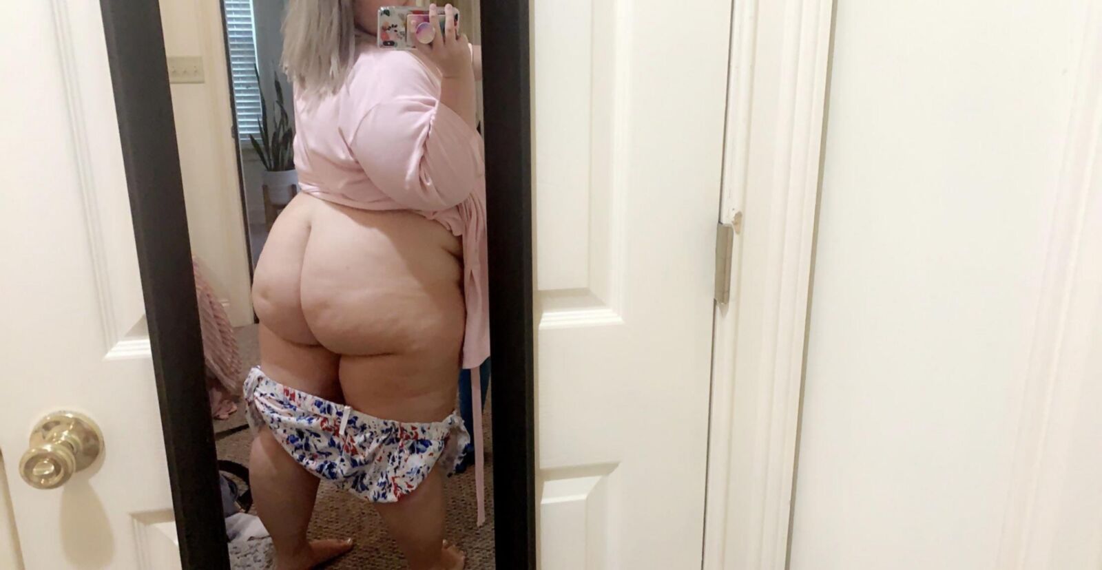 Reddit SSBBW SendMePicsOfYourDogg com bunda enorme