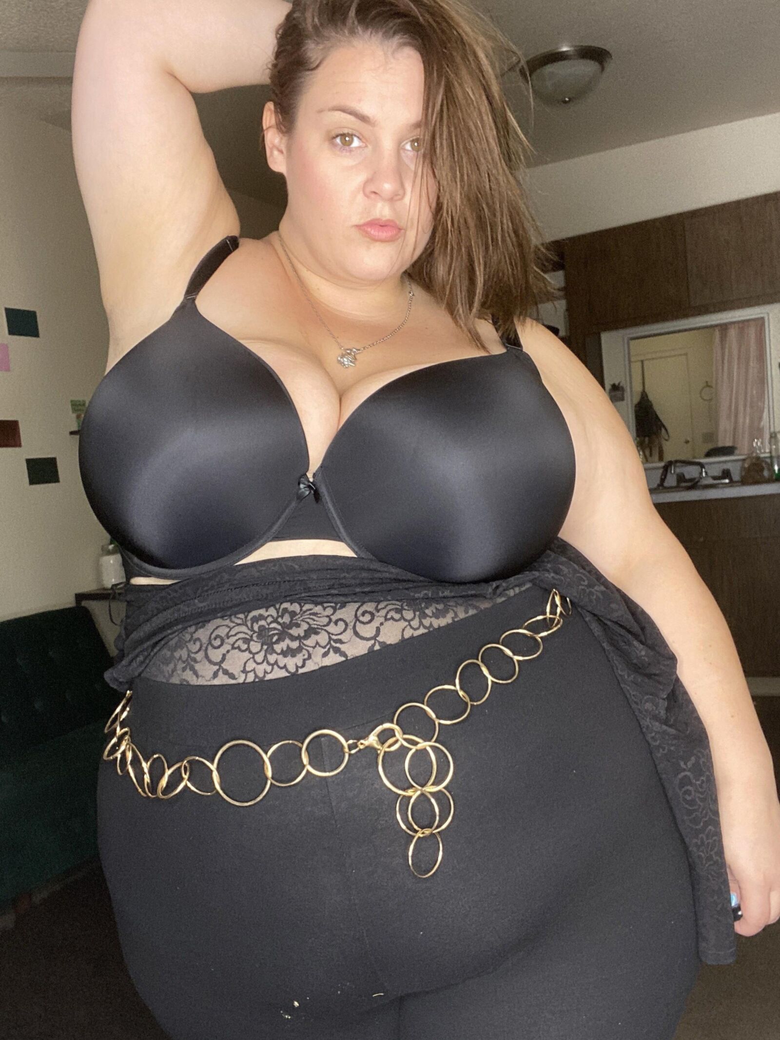 AMATEUR BLONDE SSBBW AVEC D'ÉNORMES SEINS FLASSÉS CHAUDS !!!