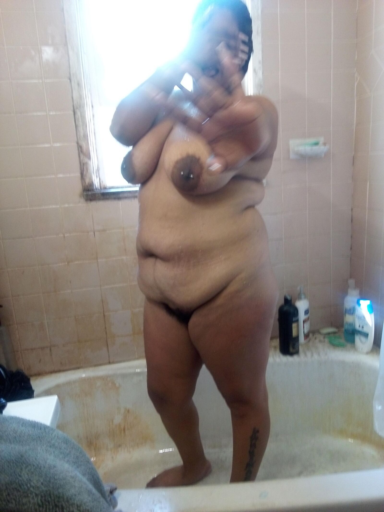 SHOWER PICS OF CHINA LOCA FROM TODAY 