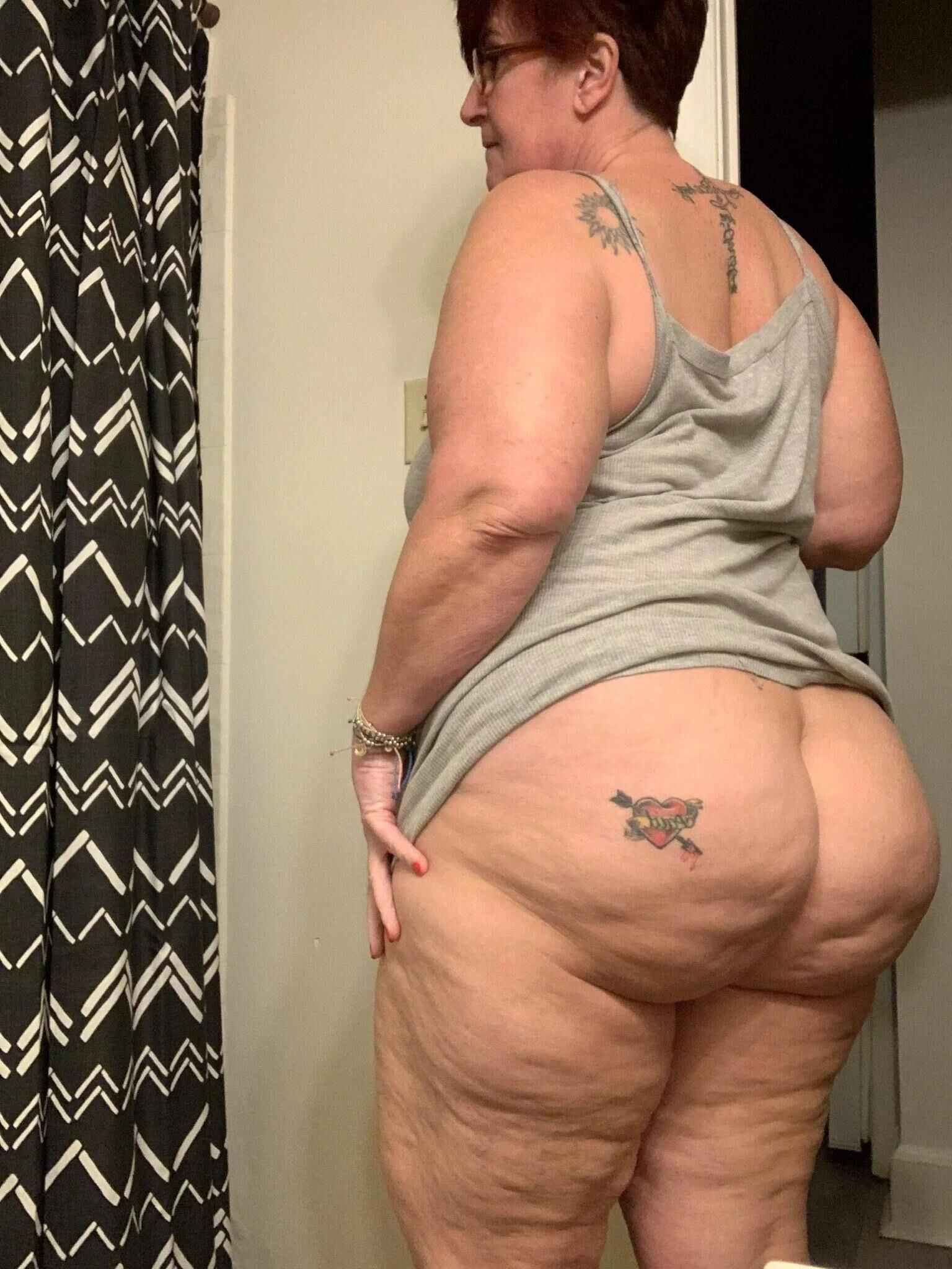 Plussizebigbooty mature camgirl