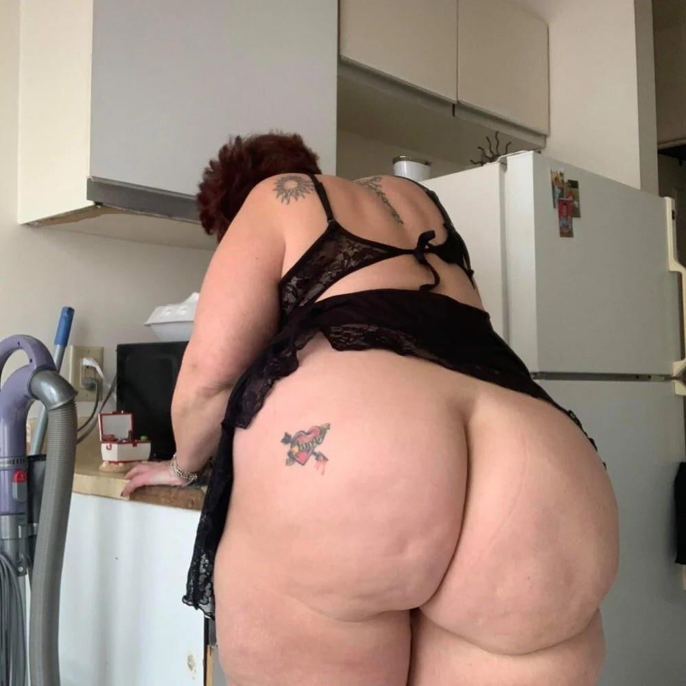 Plussizebigbooty mature camgirl