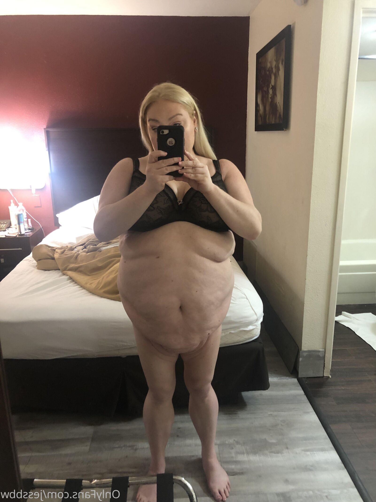 BBW JESS HOT BLONDE WITH A HUGE BELLY