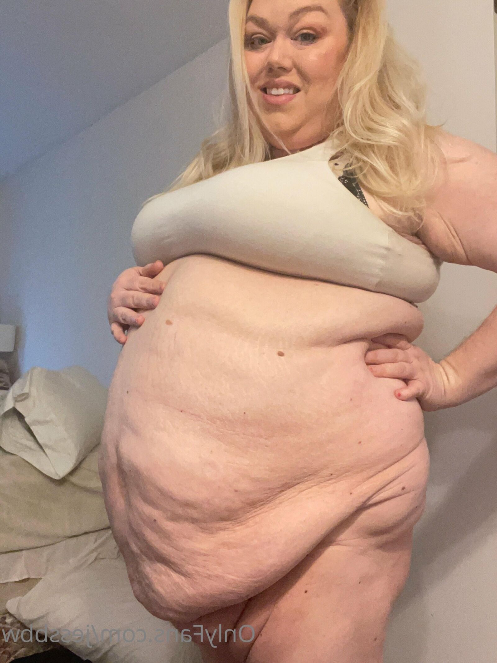 BBW JESS HOT BLONDE WITH A HUGE BELLY