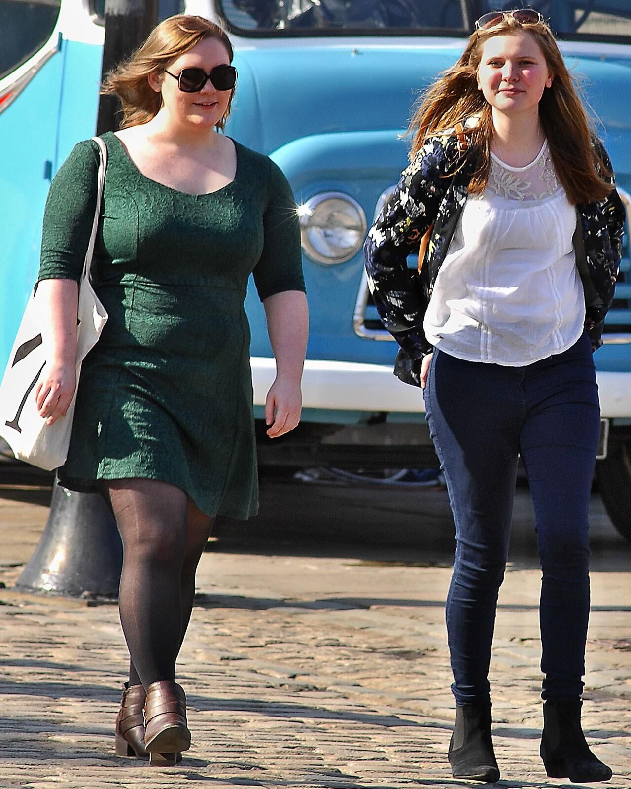 Sexy chubby women (Sexy Dresses Candids BBW)