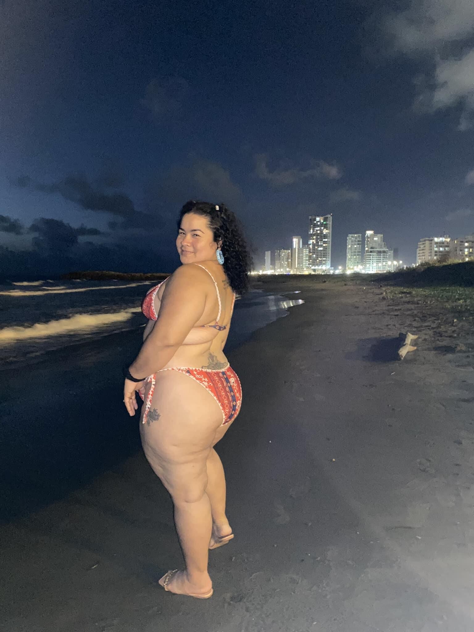 COLUMBIAN BBW BIKINI BABE