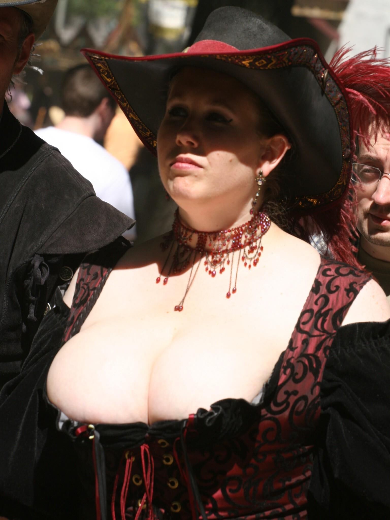 Sexy chubby women (Ren Fair Beauties BBW)