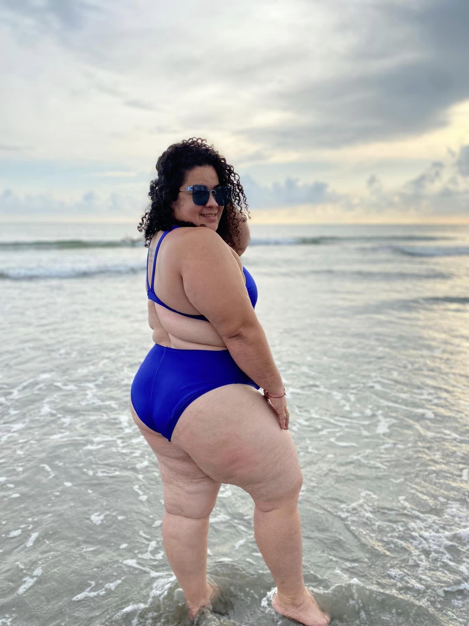 COLUMBIAN BBW BIKINI BABE