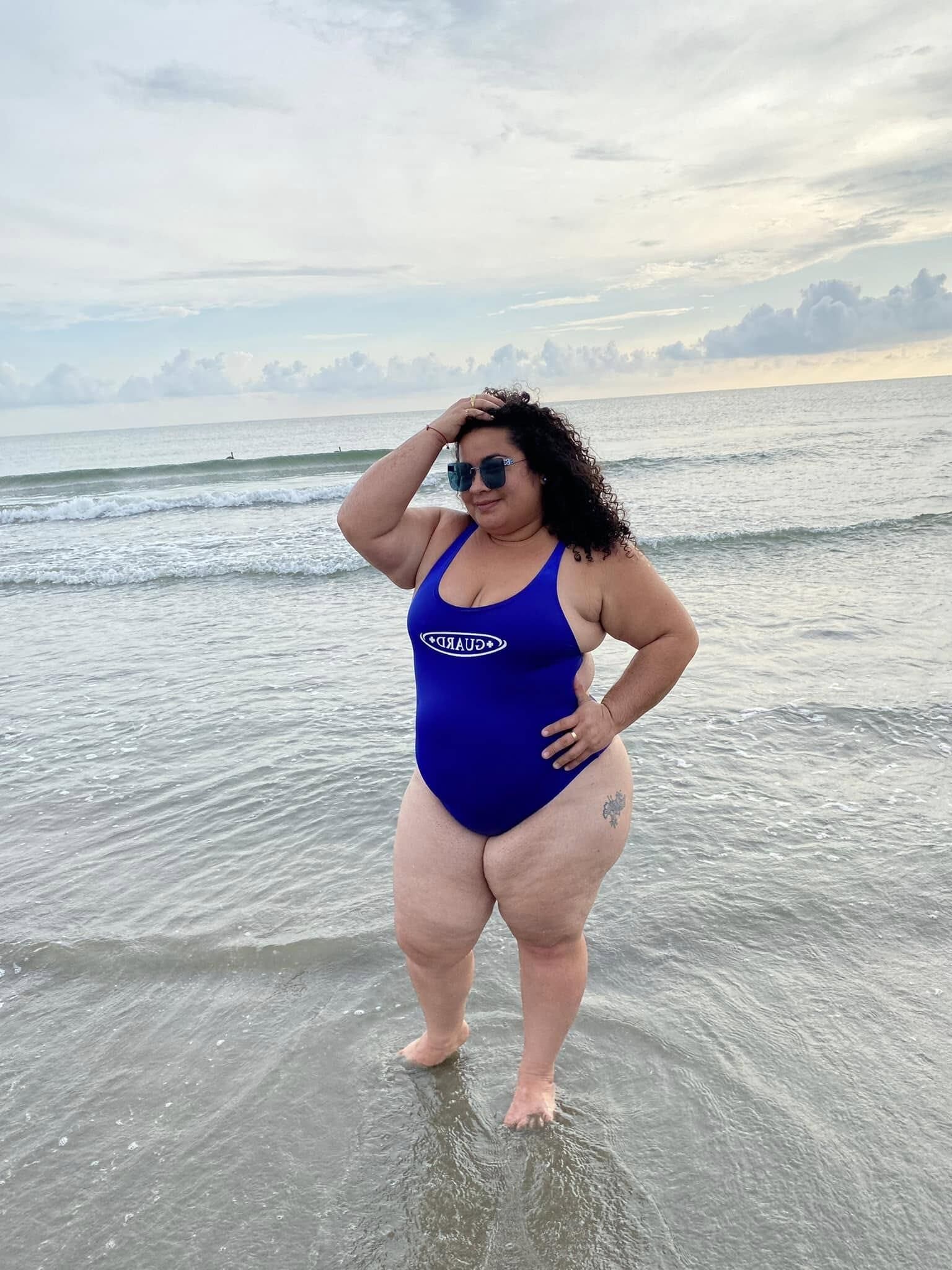 COLUMBIAN BBW BIKINI BABE