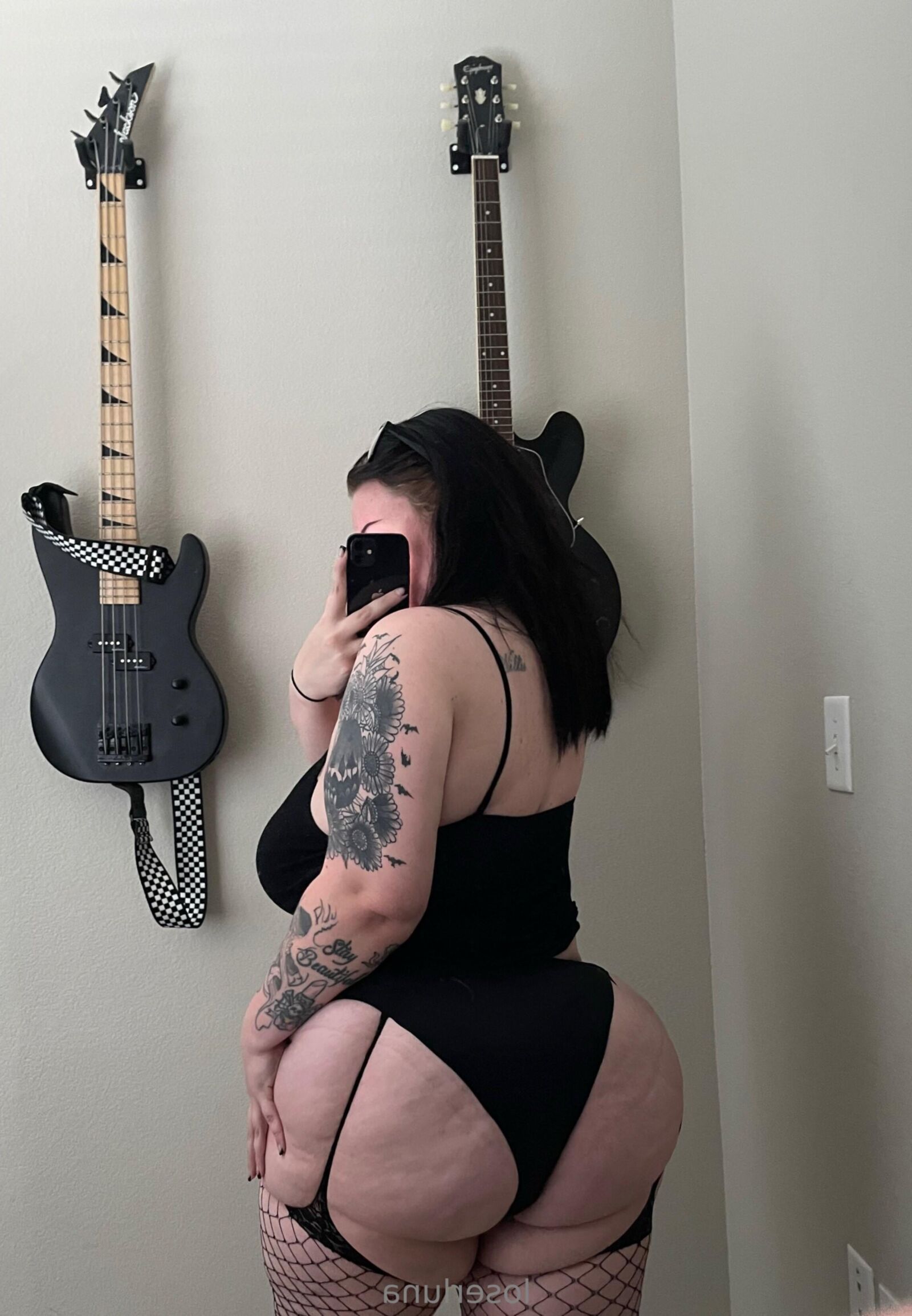 Luna Peitos Enormes Bunda Beleza Sexy BBW Músico Menina Tiros Mistos