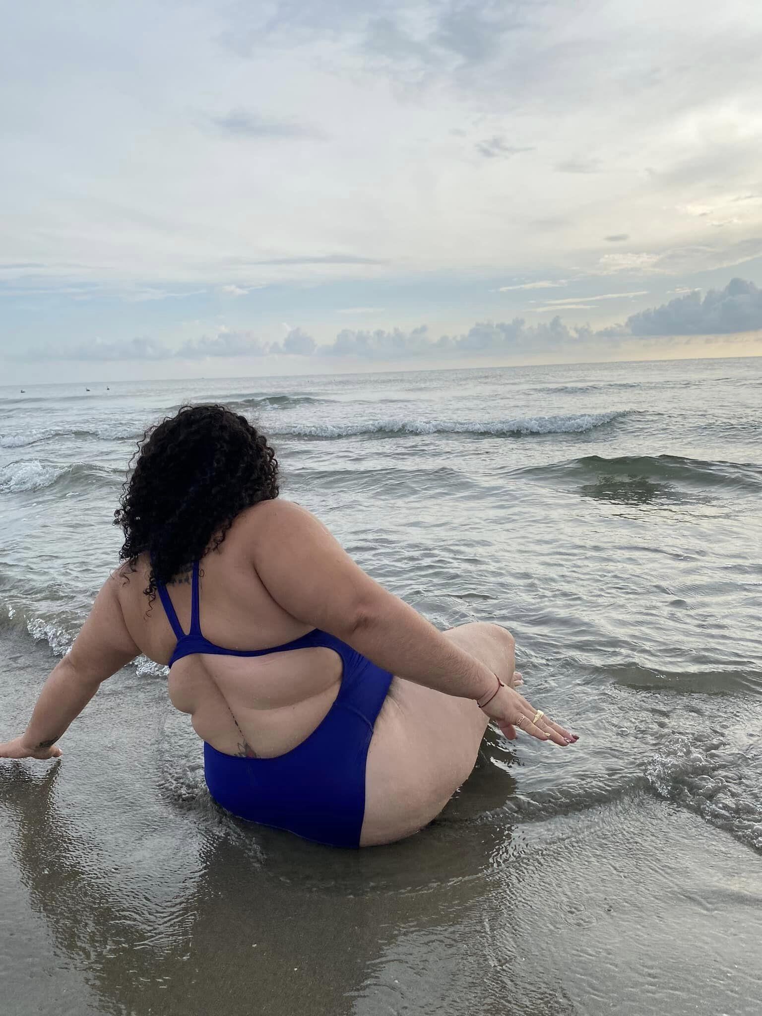 COLUMBIAN BBW BIKINI BABE