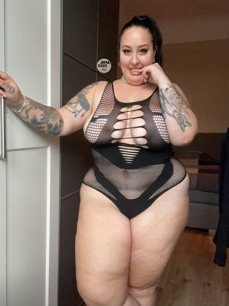 April Huge Ass Tits Beayty Sexy BBW Girl Mixed Hot Photos