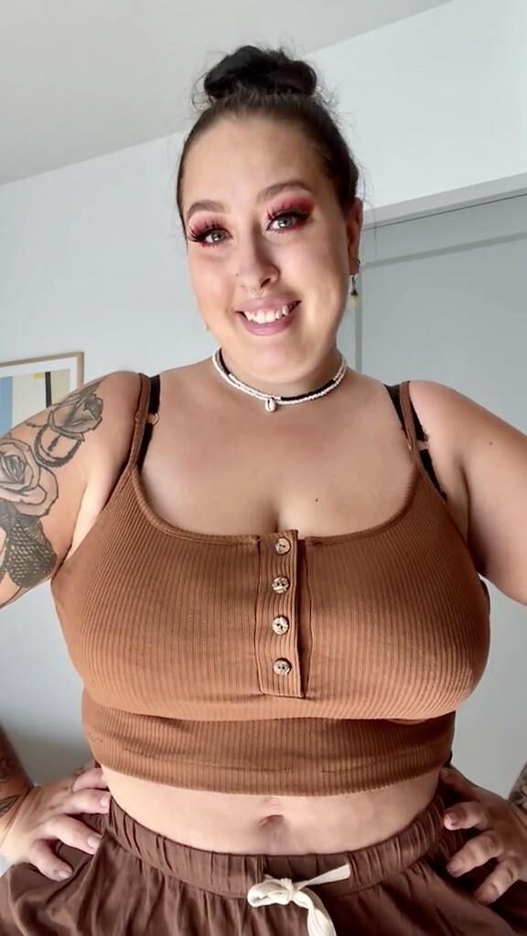 April Huge Ass Tits Beayty Sexy BBW Girl Mixed Hot Photos